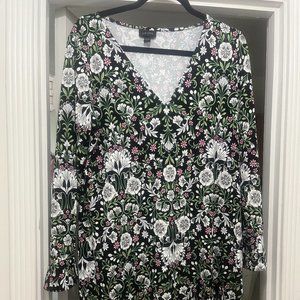 NWOT J.Jill Wearever  v neck long sleeve Floral T shirt Dress